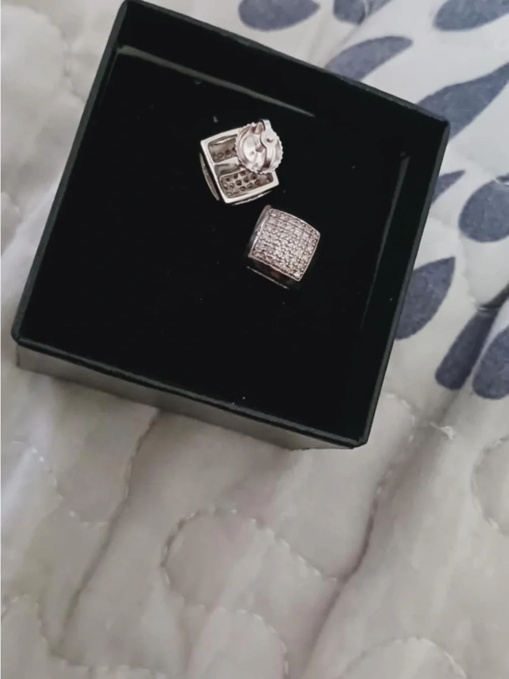 Pavé Square Stud Earrings  Noble men’s 14kt white gold over 925 1/4 diamonds